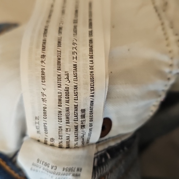 Abercrombie and Fitch High Rise 4" Mom Jean Short size 00 - Picture 10 of 13